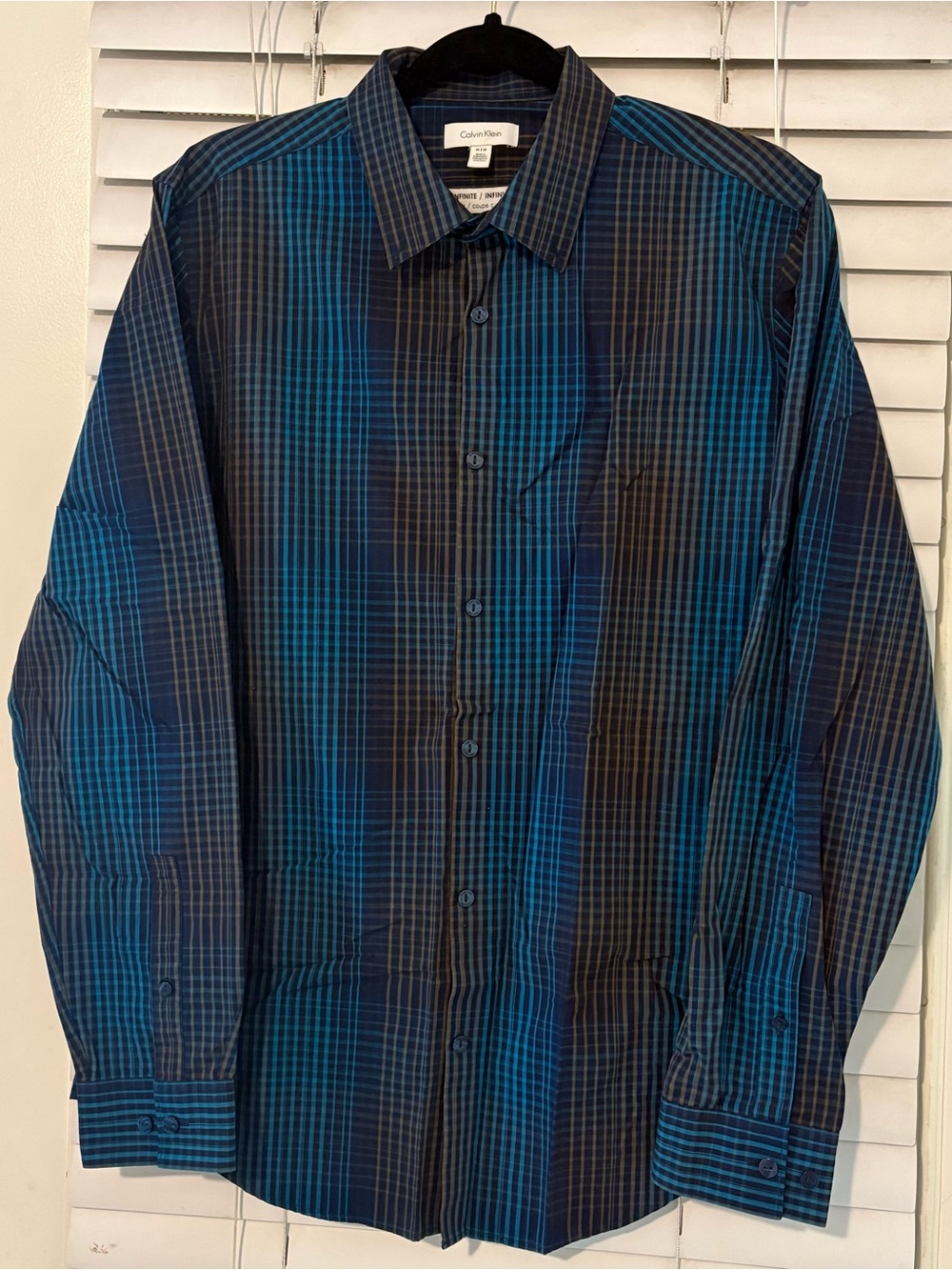 Calvin Klein Infinite Men’s Slim Fit Plaid Button Down Shirt Medium Blue